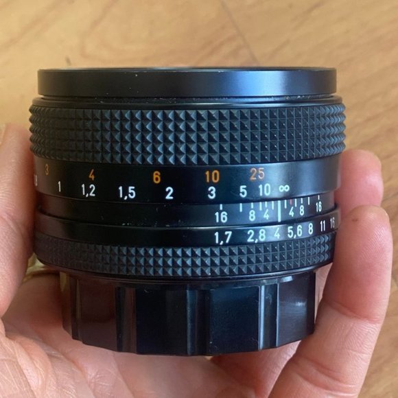 Contax Carl Zeiss Planar T* 50mm f/1.7 MF Lens C/Y Mount - Picture 2 of 3